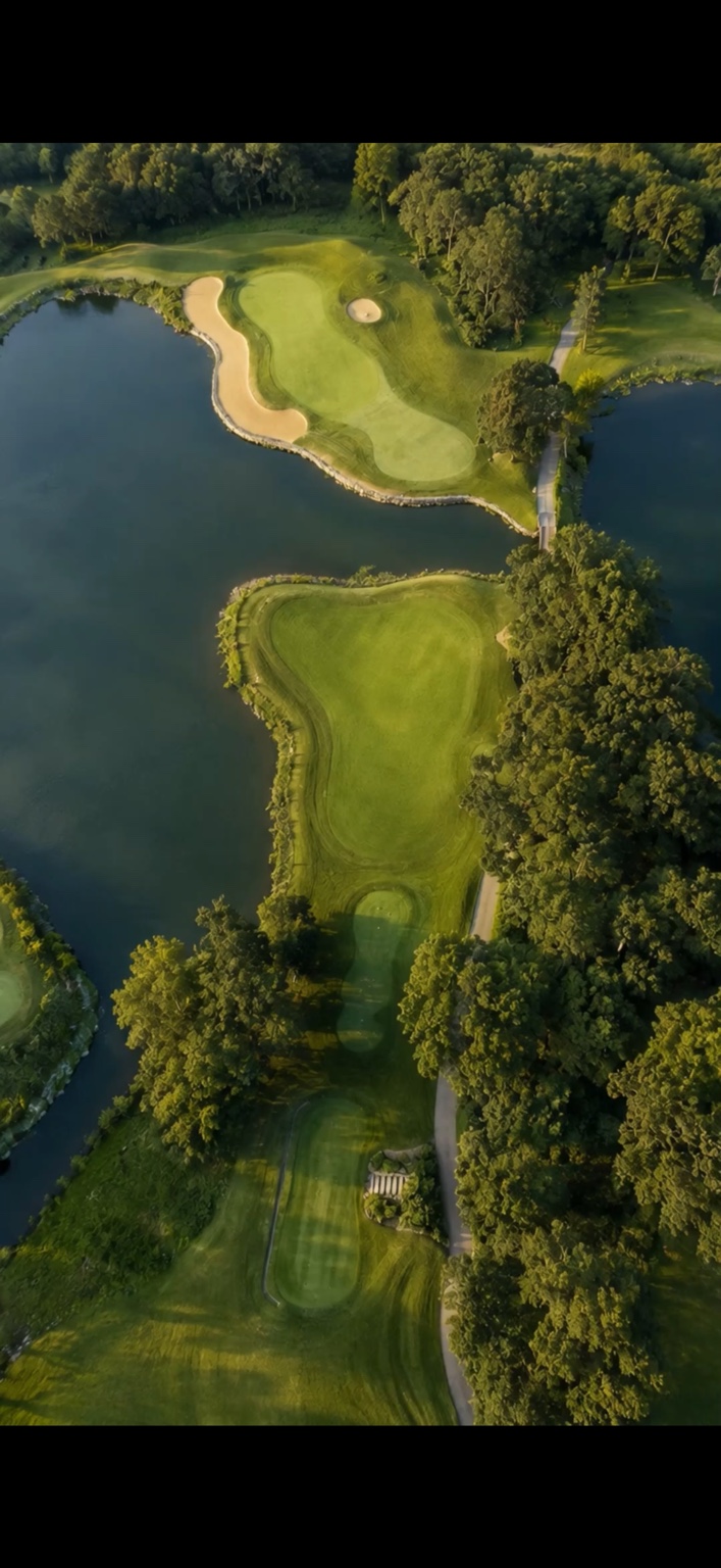 AI-assisted visualization of the same Royal American hole from an angled aerial perspective